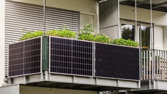 Balkonkraftwerke: Kleine Kraftpakete für nachhaltige Energie - Dachflug Solar